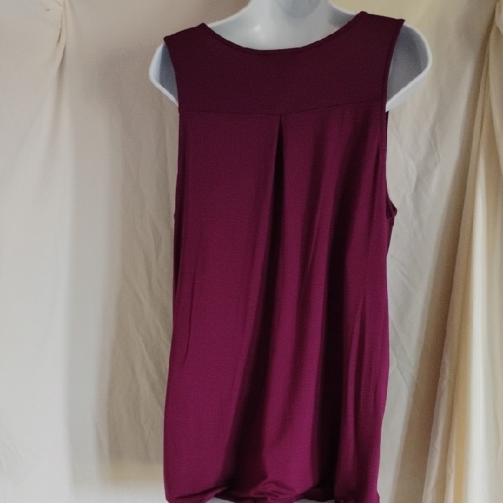 Chic V-Neck Burgundy Blouse - Picture 3 of 6
